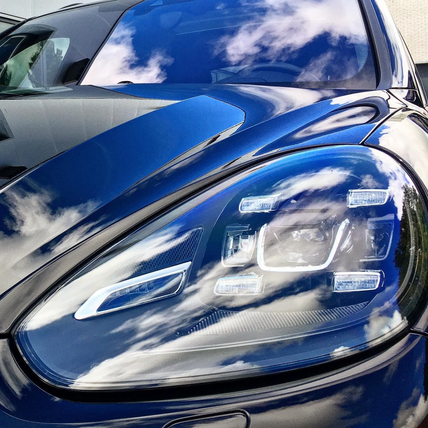 Koplamp herstel bij Richie Rich Detailing